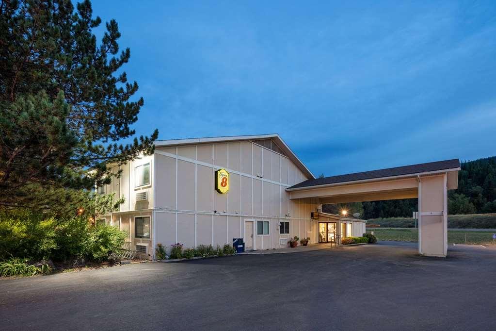 Super 8 By Wyndham St. Regis Hotel Exterior photo